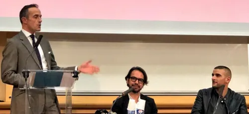 Invité à Sciences-Po, Fianso y donne sa première conférence ! (Vidéo)