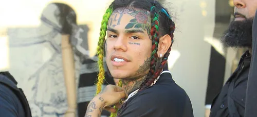 Tekashi 6ix9ine, arrêté pour port d'armes et racket !