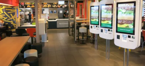 McDonald's : de la matière fécale retrouvée sur les bornes !