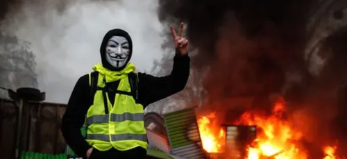 Gilets jaunes : il se fait tabasser par des forces de l'ordre, une...