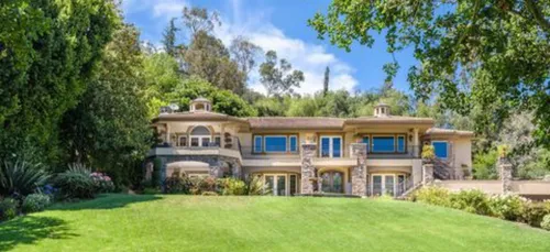 Kris Jenner : après son 11 ans, son manoir enfin vendu ! (Vidéo)