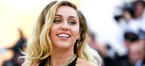 Miley Cyrus dans Black Mirror saison 5 ? Découvrez sa réponse !