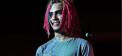 Lil Pump : il se fait virer d'un avion à cause de sa weed !