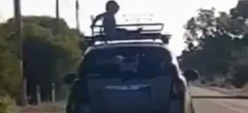 Australie : elle oublie son fils sur le toit de sa voiture ! (Vidéo)