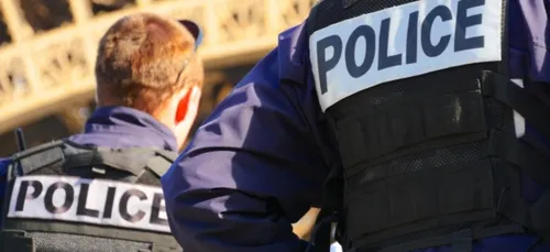 Nue et arrêtée par la police : la vidéo qui choc ! (Vidéo)