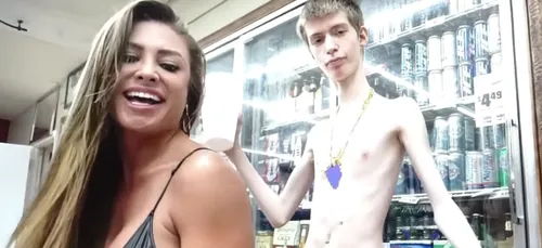 Daddy Long Neck : le phénomène instagram se lance dans le rap (Vidéo)