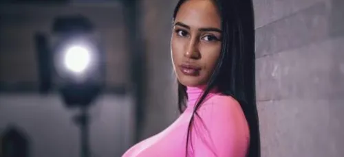 Astrid Nelsia : en couple avec Pogba ? Internet se pose des...