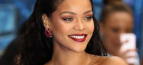 Rihanna : son père lui demande de retirer sa plainte
