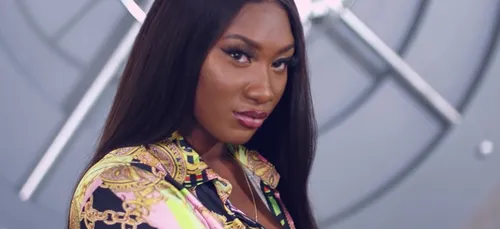 Aya Nakamura : elle se fait clasher par Sarah Fraisou !