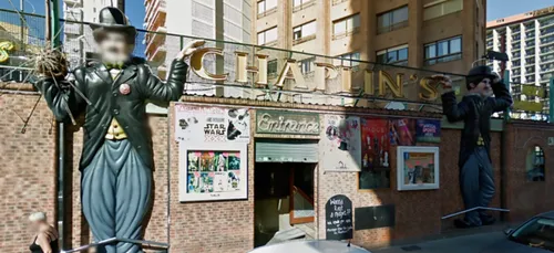 Nains : un bar anglais louait des nains stripteaseurs ! (Photos)