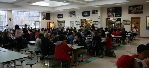 USA : il met son ami KO après qu'il ait frappé leur enseignante !...