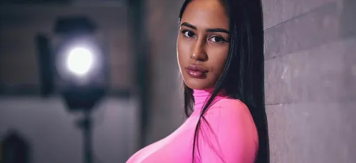 Astrid Nelsia : elle ne supporte plus le monde de la téléréalité