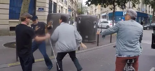 Aveugle, il se fait tabasser par un homme qui a failli l'écraser !...
