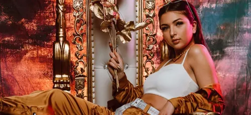 Eva : avec Queen, la chanteuse s'offre un premier opus remarqué !...