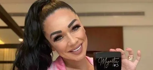 Jazz et Nabilla, clashées par les internautes après des photos...