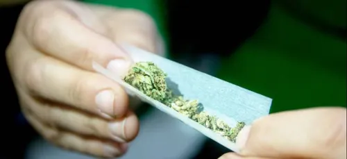 200€ d’amende si vous fumez un joint dans dans ces 3 premières ...