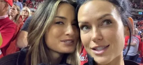 Elles sont bannies des stades après avoir montré leurs seins ! [VIDÉO]