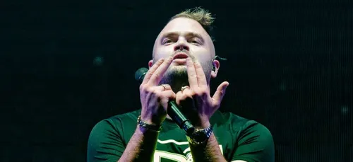 Jul réagit aux attaques de son concert à Paris [VIDÉO]