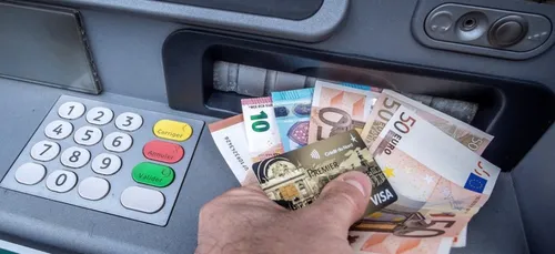 Marseille : un distributeur sortait le double de l'argent !