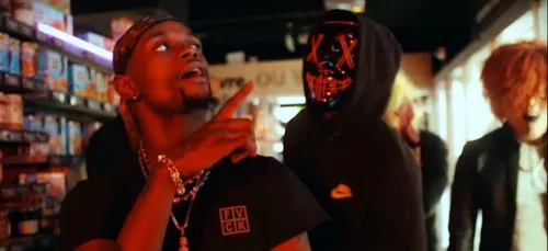 Le rappeur Cinco victime d'un terrible accident de voiture, sa...