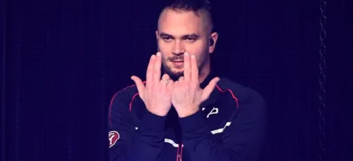 Jul : il devient le second rappeur à dépasser les 3 millions de...