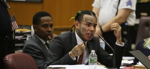 Menacé de mort 6ix9ine souhaite finir sa peine chez lui