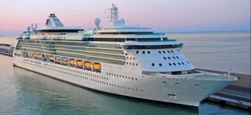 7.000 personnes piégées sur un bateau à cause de deux touristes...