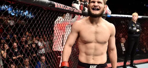 Khabib : il s'en prend à McGregor en conférence de presse « l'idiot...