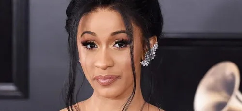 Cardi B : elle dévoile ses tétons en pleine boîte de nuit ! [PHOTO]