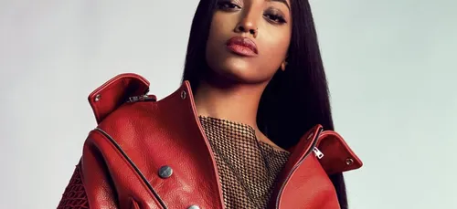 Shay : dans un haut transparent, elle fait le show à Londres ! [PHOTO]