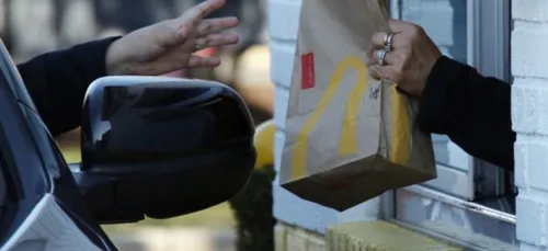 McDonald's : scènes surréalistes après la réouverture des Drive !...