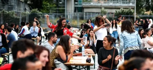 Covid-19 : la contamination s'accélère chez les jeunes