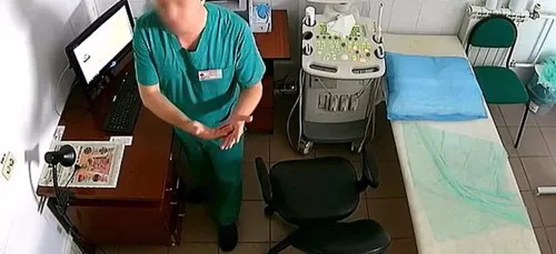 Un gynécologue diffusait ses interventions sur des sites...