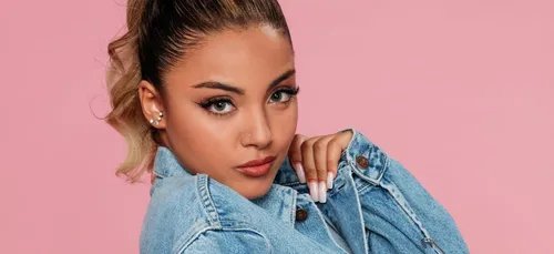 Wejdene : traquée par un fan, elle raconte sa frayeur