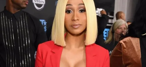 Cardi B : elle dévoile une photo topless sans le vouloir !