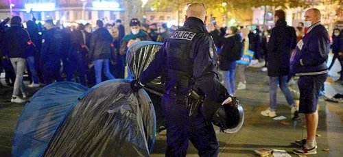 Les images violentes de l'évacuation d'un camp de migrants...