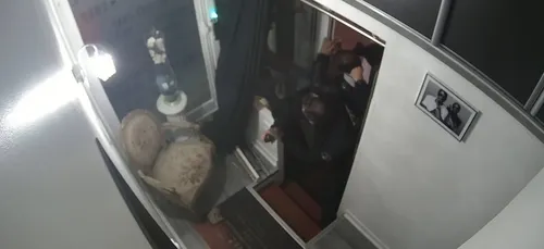 L'agression policière contre un producteur de musique parisien pour...