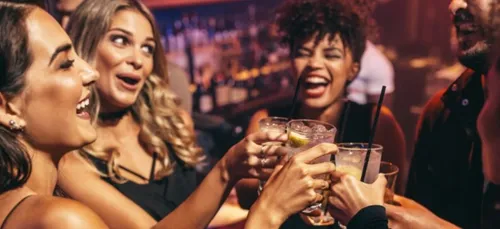 Covid-19 : les soirées du Nouvel an, interdites ?