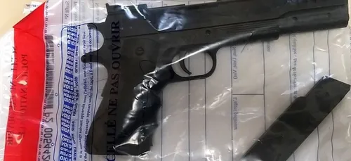 Nouvel an : il tue un ami en jouant avec un pistolet