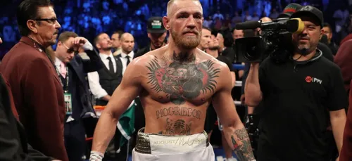 Mayweather clash McGregor, un escroc selon lui