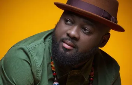 Sinto Pap dévoile son nouveau titre « Couleur ébène »