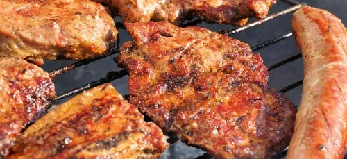 Les participants du championnat de France de barbecue sont chauds...