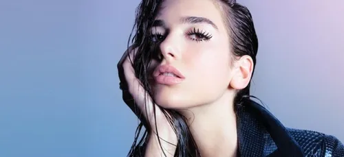 Dua Lipa quitte subitement la scène en plein concert (Vidéo)