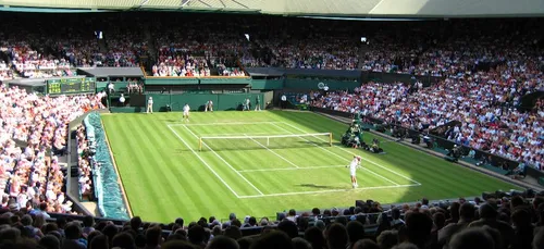 Wimbledon : quand Gulbis vole l'eau de son adversaire (VIDEO)
