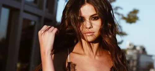 Selena Gomez : victime de bodyshaming, elle répond avec des photos...