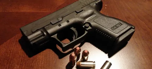 Saumur : depuis sa chambre, un homme tire sur des infirmiers et...