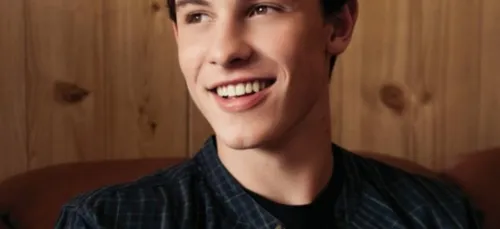 Shawn Mendes reprend « Treat You Better » avec des instruments pour...