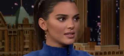 Kendall Jenner et sa doudoune deviennent un "meme" sur la toile !...