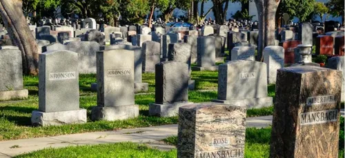 Bientôt des tombes 2.0 qui montreront la vie du défunt ?