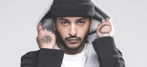 Slimane crée un futur tube en direct de son salon (Vidéo)